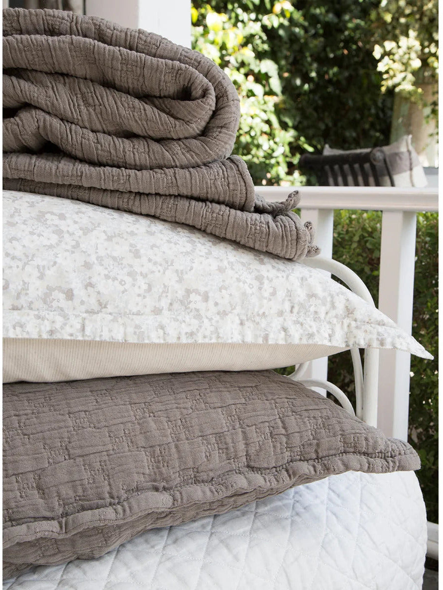 Ojai Matelassé | Coverlet