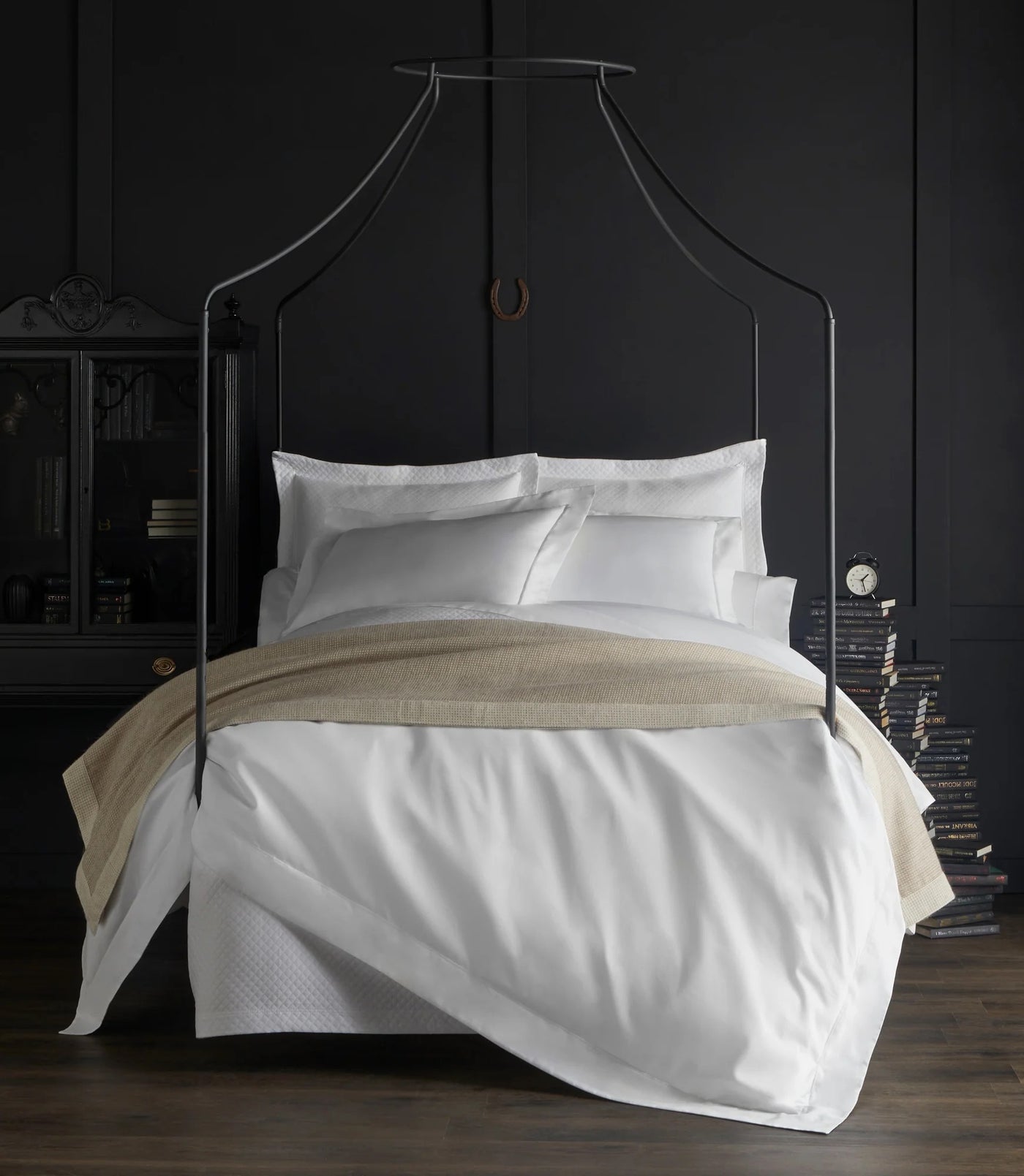 Image of Peacock Alley Soprano Bed in White.