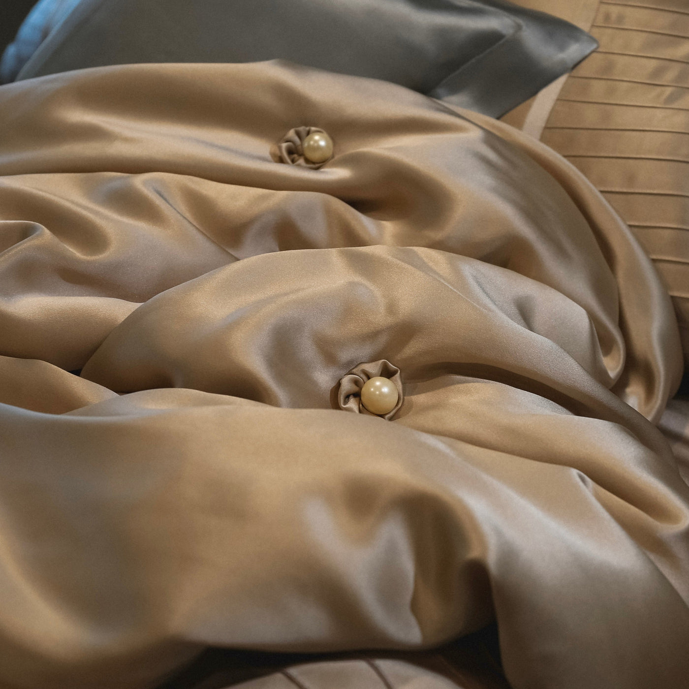French Pleat Silk-filled Throws