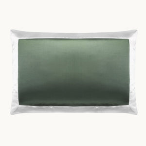 Photo of the Ashdown Housewife Silk Pillowcase ensemble.