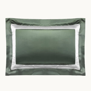 Photo of the Ashdown Oxford Silk Pillowcase ensemble.