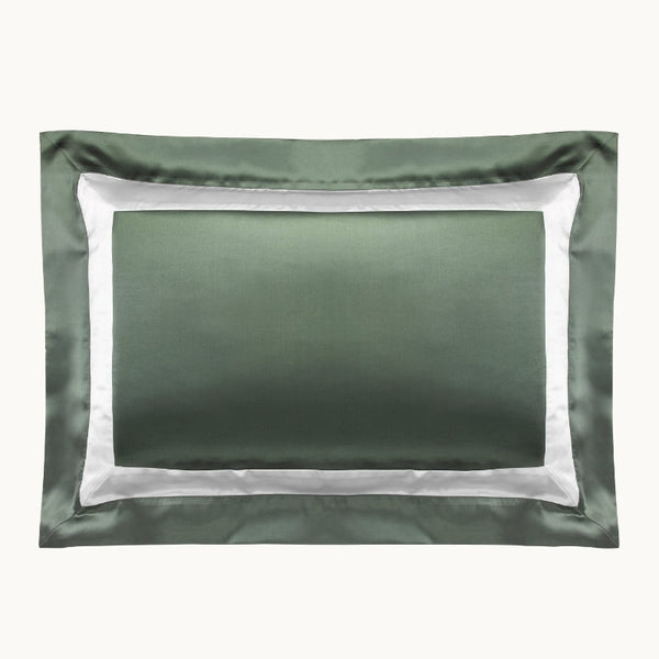 Photo of the Ashdown Oxford Silk Pillowcase ensemble.