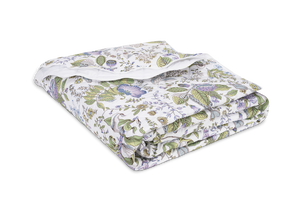 Photo of the Pomegranate Schumacher Collection | Quilt ensemble.