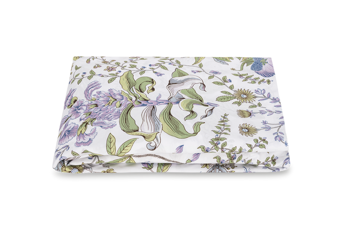 Photo of the Pomegranate Schumacher Collection | Fitted Sheet ensemble.