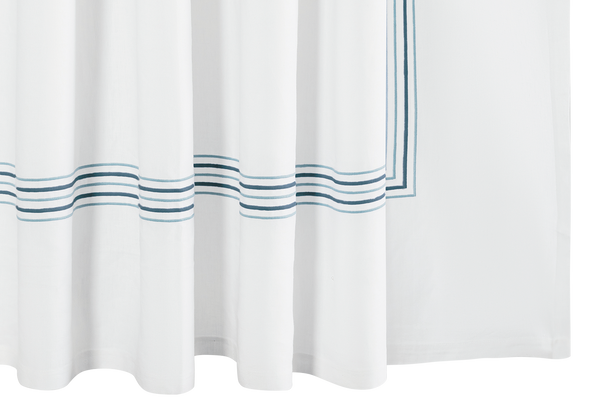 Photo of the Presto Shower Curtain ensemble.