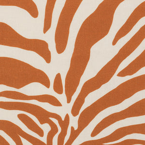 Photo of the Regine | Table Runner ensemble.