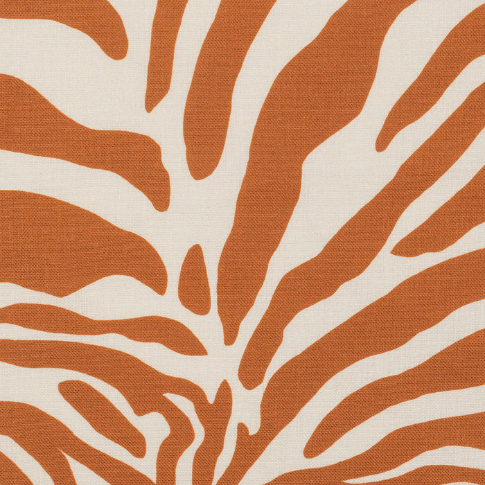 Photo of the Regine | Table Runner ensemble.