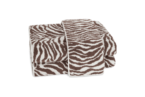 Photo of the Regine | Hand Towel ensemble.