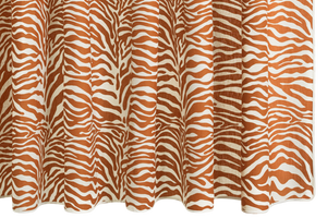 Photo of the Regine Linen Shower Curtain ensemble.