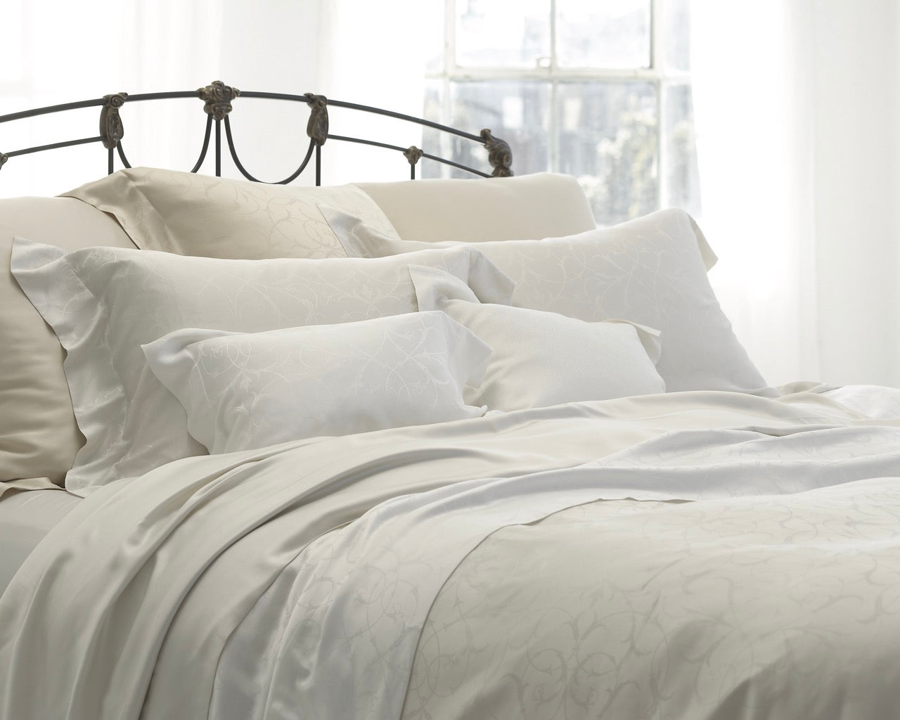 Image of SDH Legna Seville bedding.