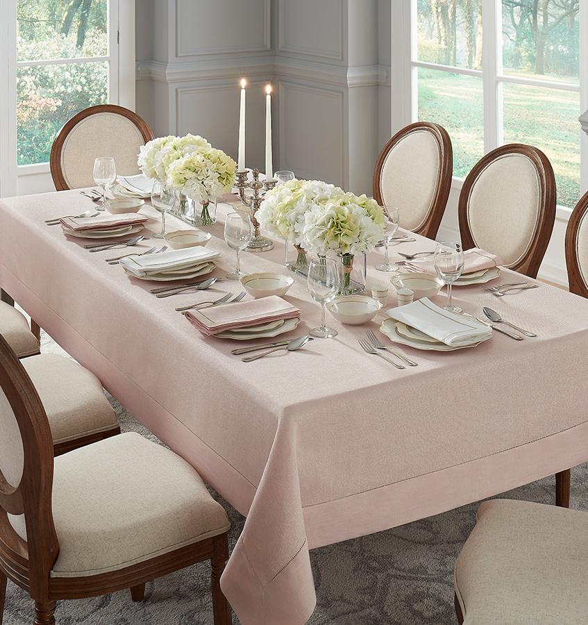 Sferra Reece | Tablecloth Petal/Gold