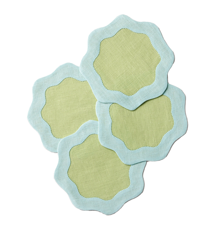 Photo of the Ondulato | Cocktail Napkin ensemble.