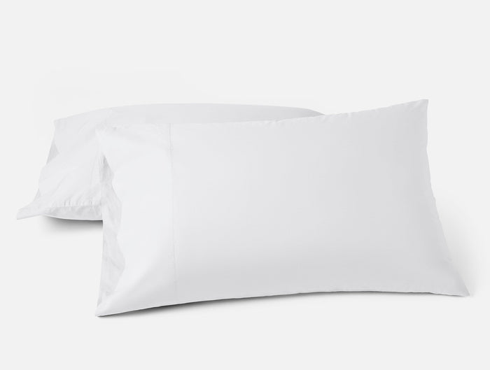 Photo of the Refined Percale | Pillowcase, Pair ensemble.