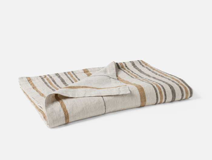 Photo of the Mojave Linen | Throw ensemble.