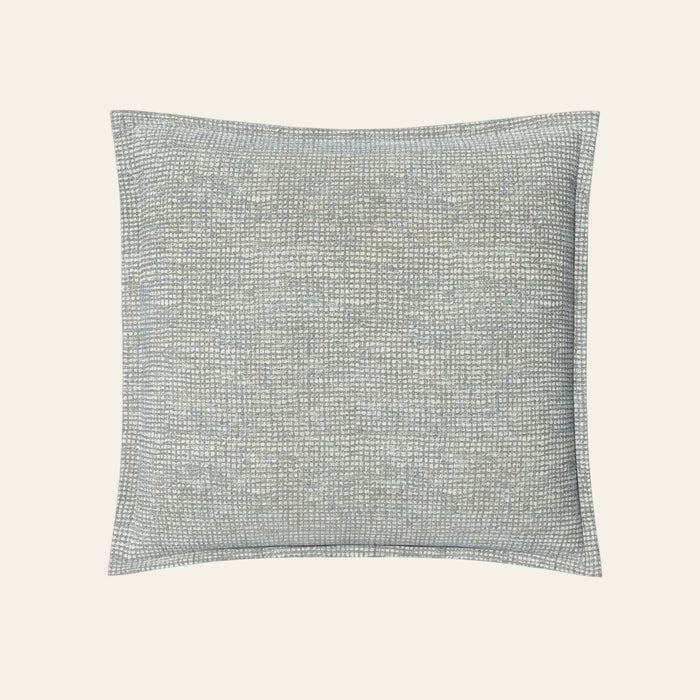 Photo of the Screen | Pillow ensemble.