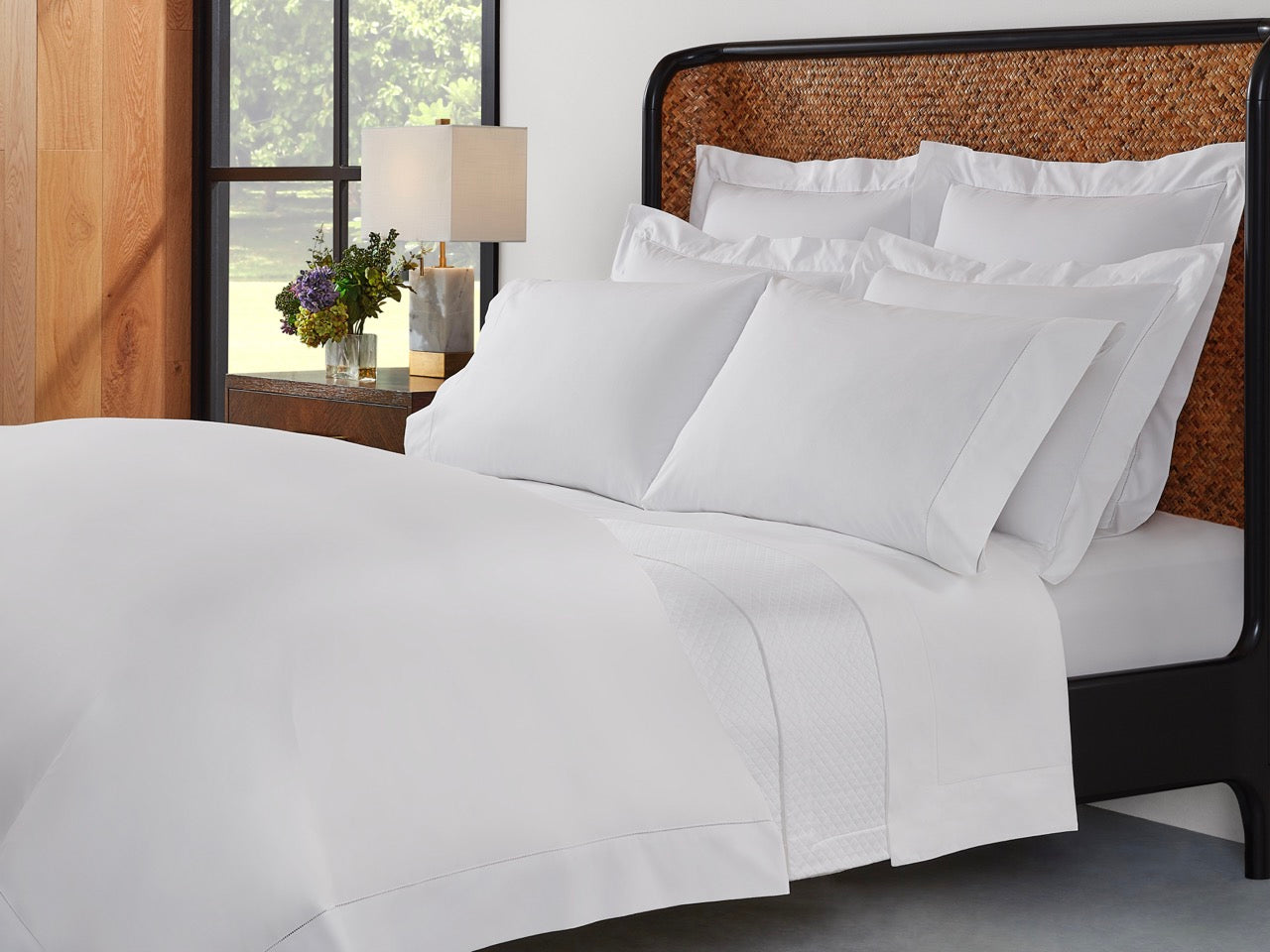 Image of Sferra Celeste bedding all white.