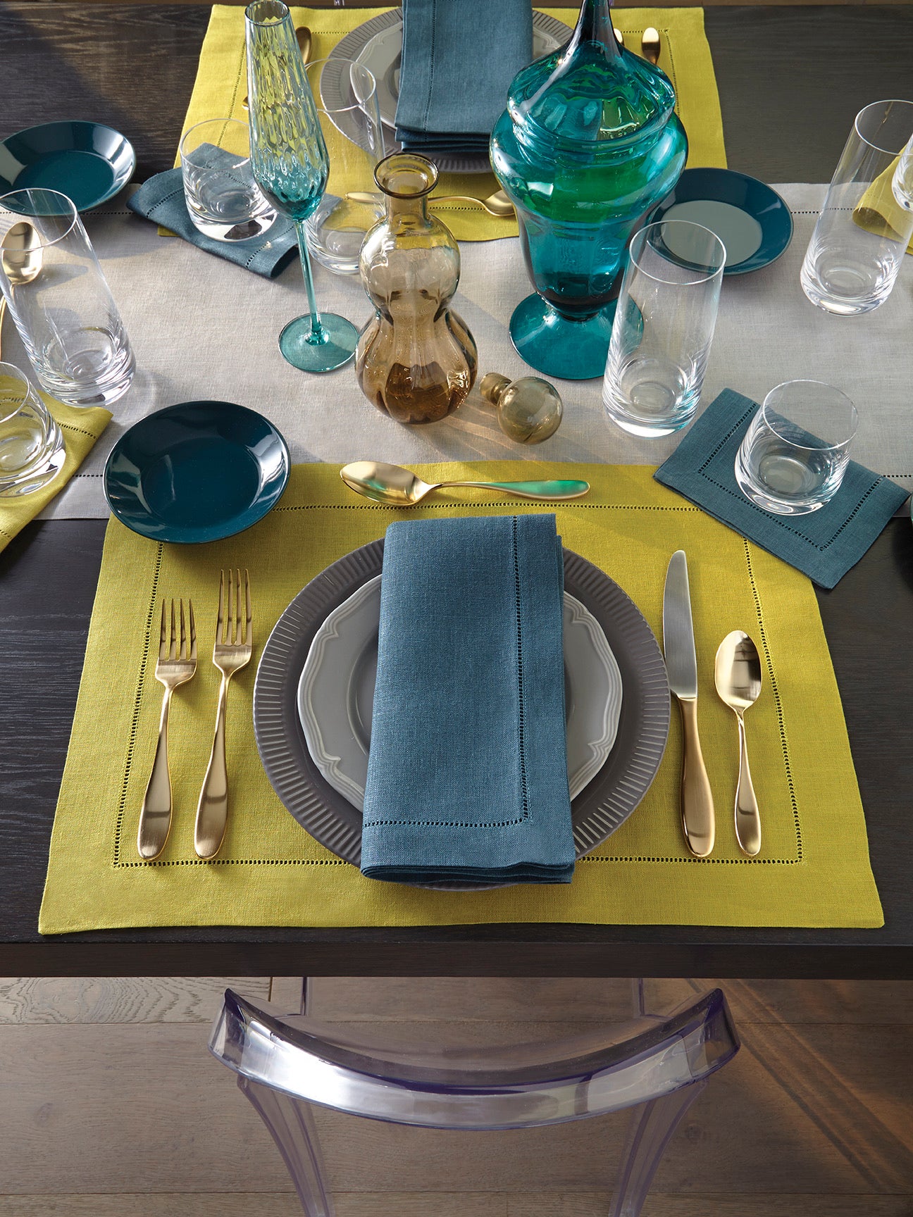 Image of Sferra Festival table setting.