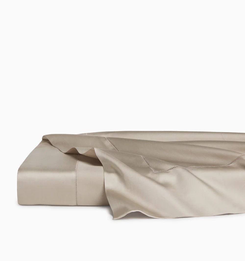 Image of Sferra Giotto flat sheet in color Grey.