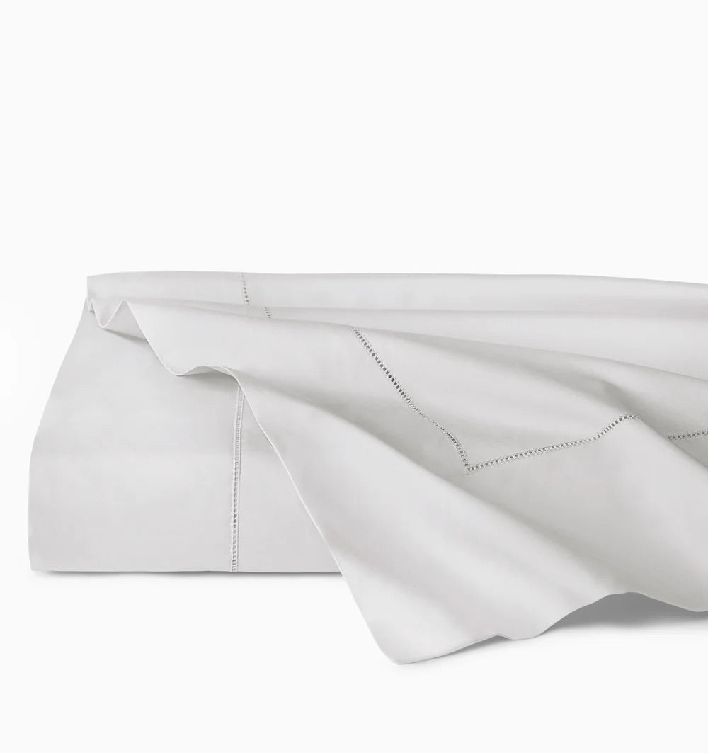 Image of Sferra Giza Percale flat sheet in color Tin.