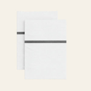 Photo of the Silk Trim | Pillowcases ensemble.