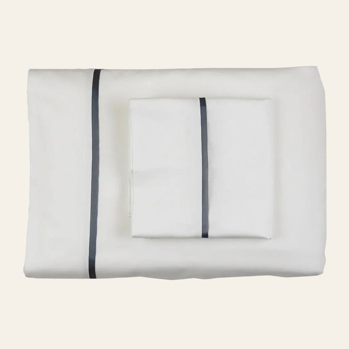 Photo of the Silk Trim | Sheet Set ensemble.