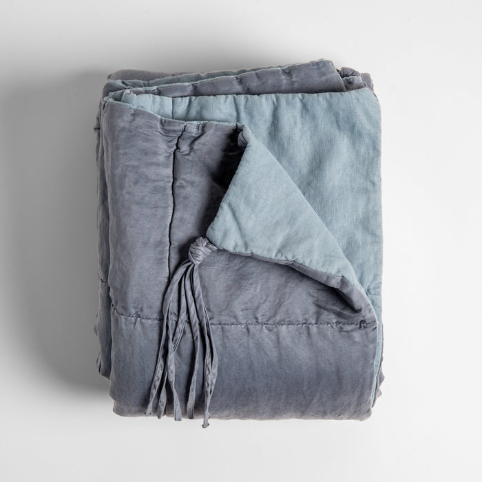 Photo of the Taline | Blanket ensemble.