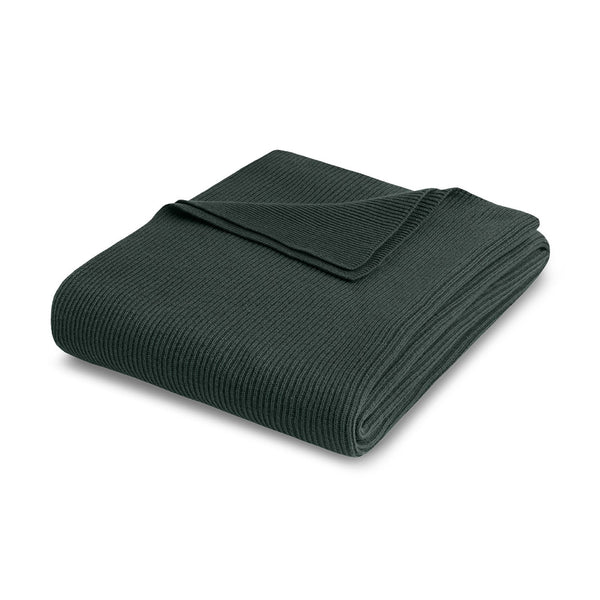 Photo of the Antonia Throw ensemble.