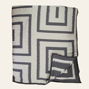 Photo of the Unmazed | Throw ensemble.