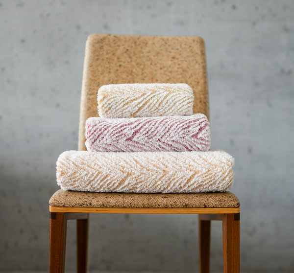 Photo of the Vasco | Euro Hand Towel ensemble.