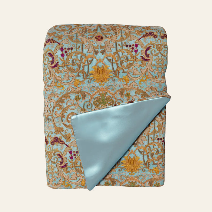 Photo of the Venezia | Throw ensemble.