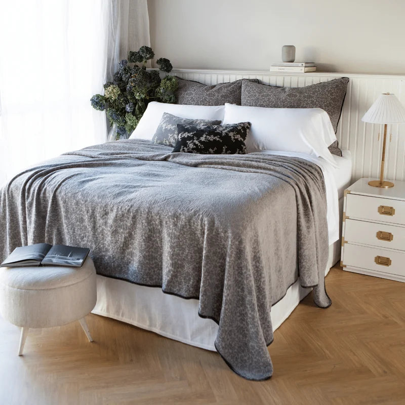Vienna | Coverlet