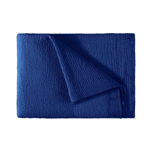 Photo of the Areia Bedspread ensemble.