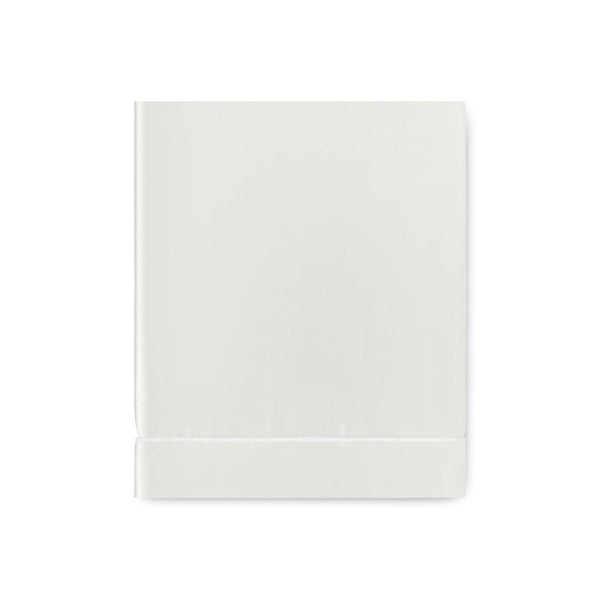 Photo of the Maria Flat Sheet ensemble.