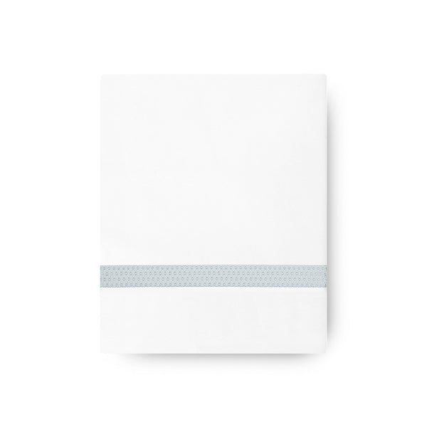 Photo of the Sonia Flat Sheet ensemble.