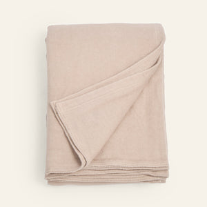 Photo of the Billie | Blanket ensemble.