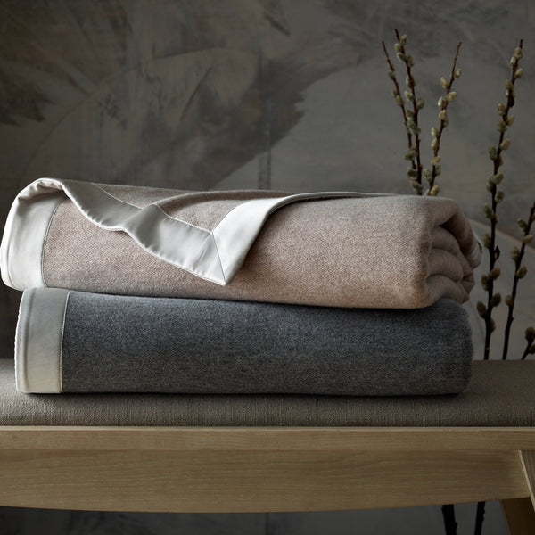 Photo of the Brunello | Blanket ensemble.