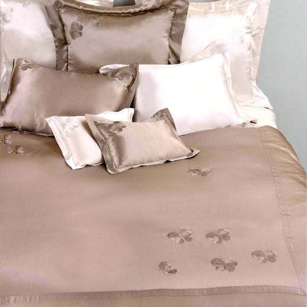Photo of the Butterfly Silk Duvet Cover ensemble.