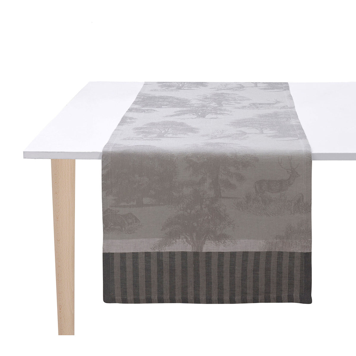Souveraine table runner in Silver