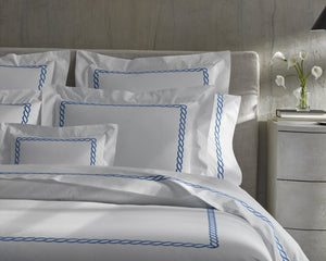 Photo of the Classic Chain | Duvet Cover ensemble.