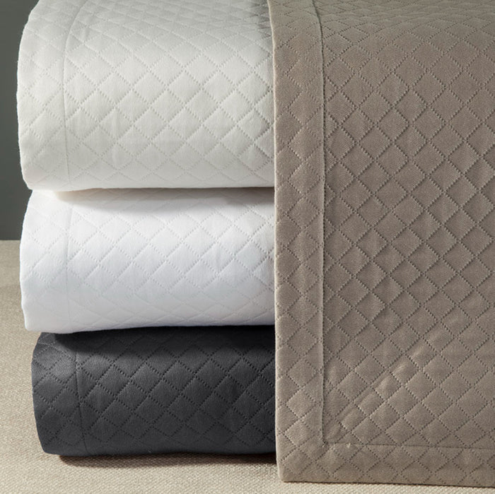 Photo of the Diamante | Yardage ensemble.