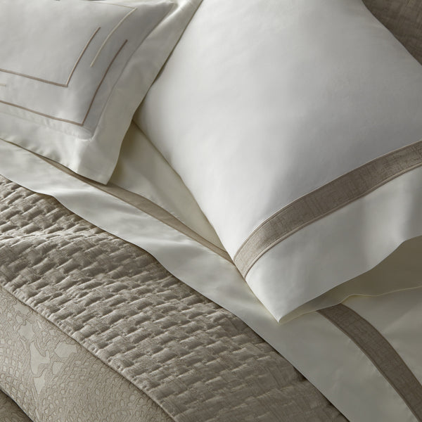 Photo of the Fiona | Duvet Cover ensemble.