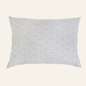 Photo of the June | Decorative Pillow ensemble.