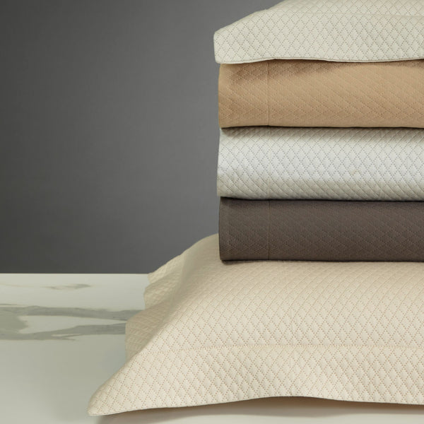 Photo of the Lattice | Coverlet ensemble.