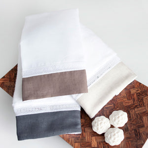 Photo of the Linea | Hand Towel ensemble.