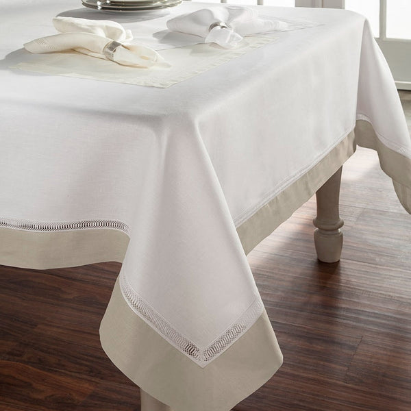 Photo of the Linea | Dinner Napkins (Set of 6) ensemble.