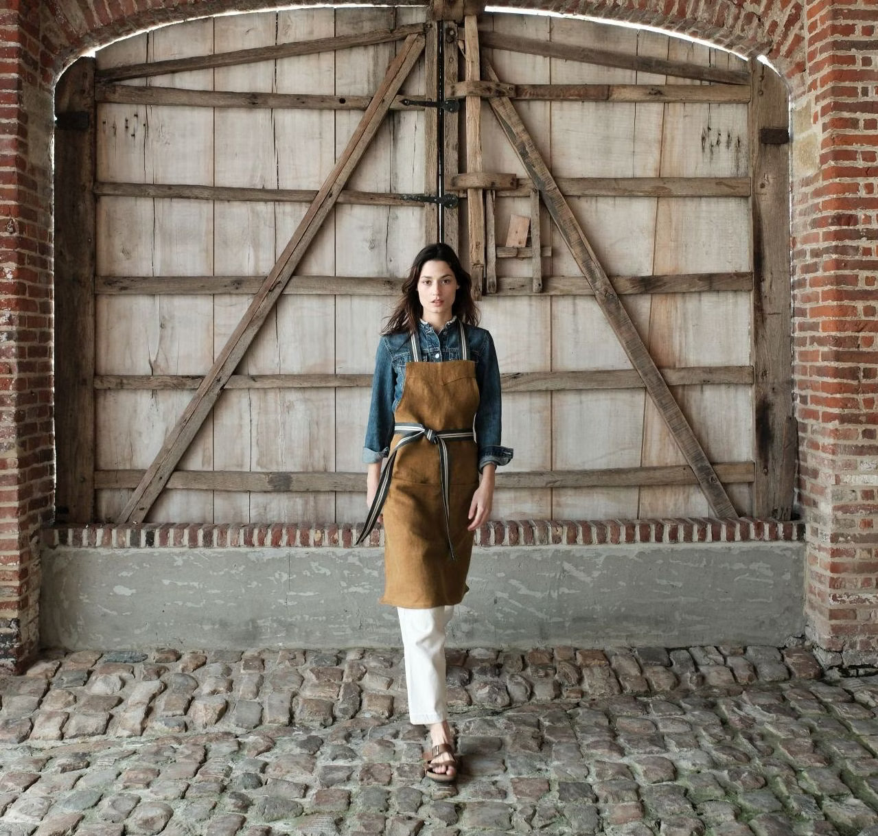 The Miles Apron
