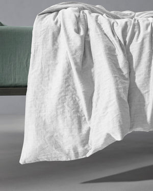 Photo of the Miro Plain | Duvet Cover ensemble.