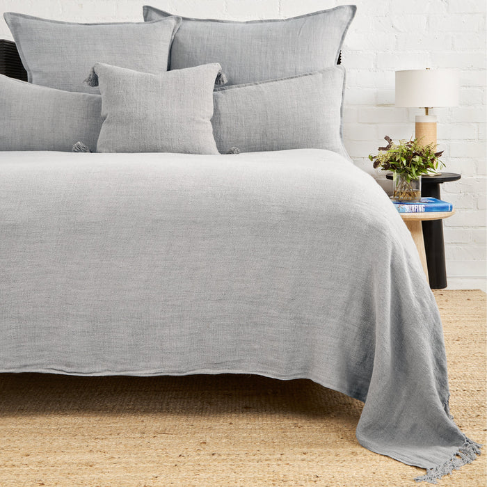 Photo of the Montauk | Blanket ensemble.