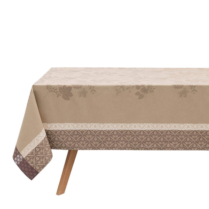 Photo of the Manor Lane | Tablecloth ensemble.
