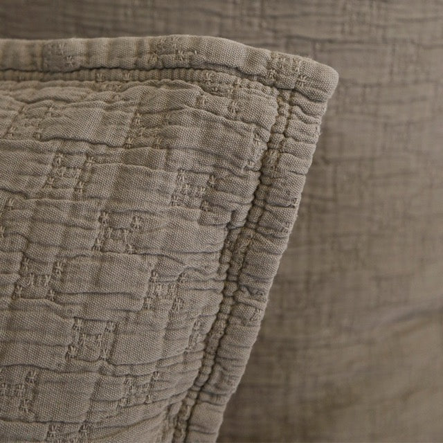 Ojai Matelassé | Coverlet